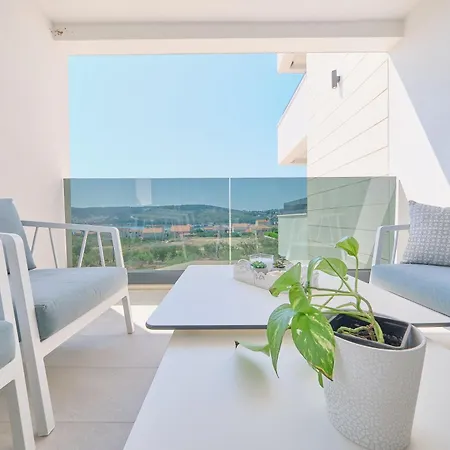 Apartment Fuer 4 Personen Ca, 51 M Sup2 In Trogir, Adriakueste Kroatien Und Umgebung *